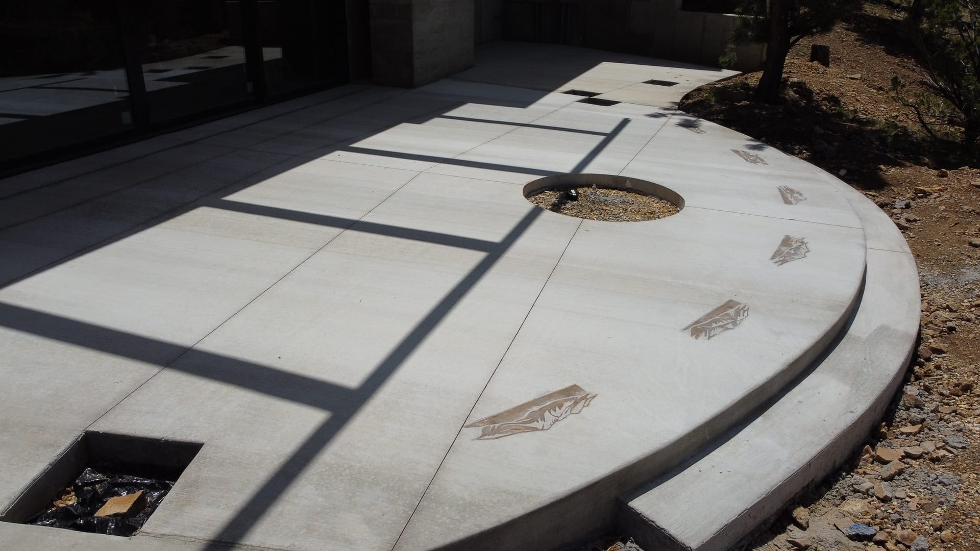 Modern concrete patio design